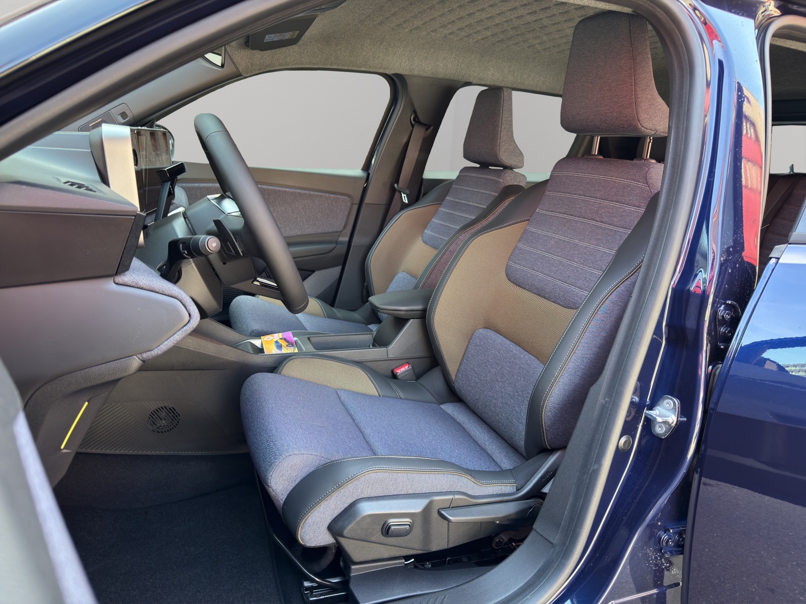 RENAULT 5 E-Tech Comfort Range Techno-image-3