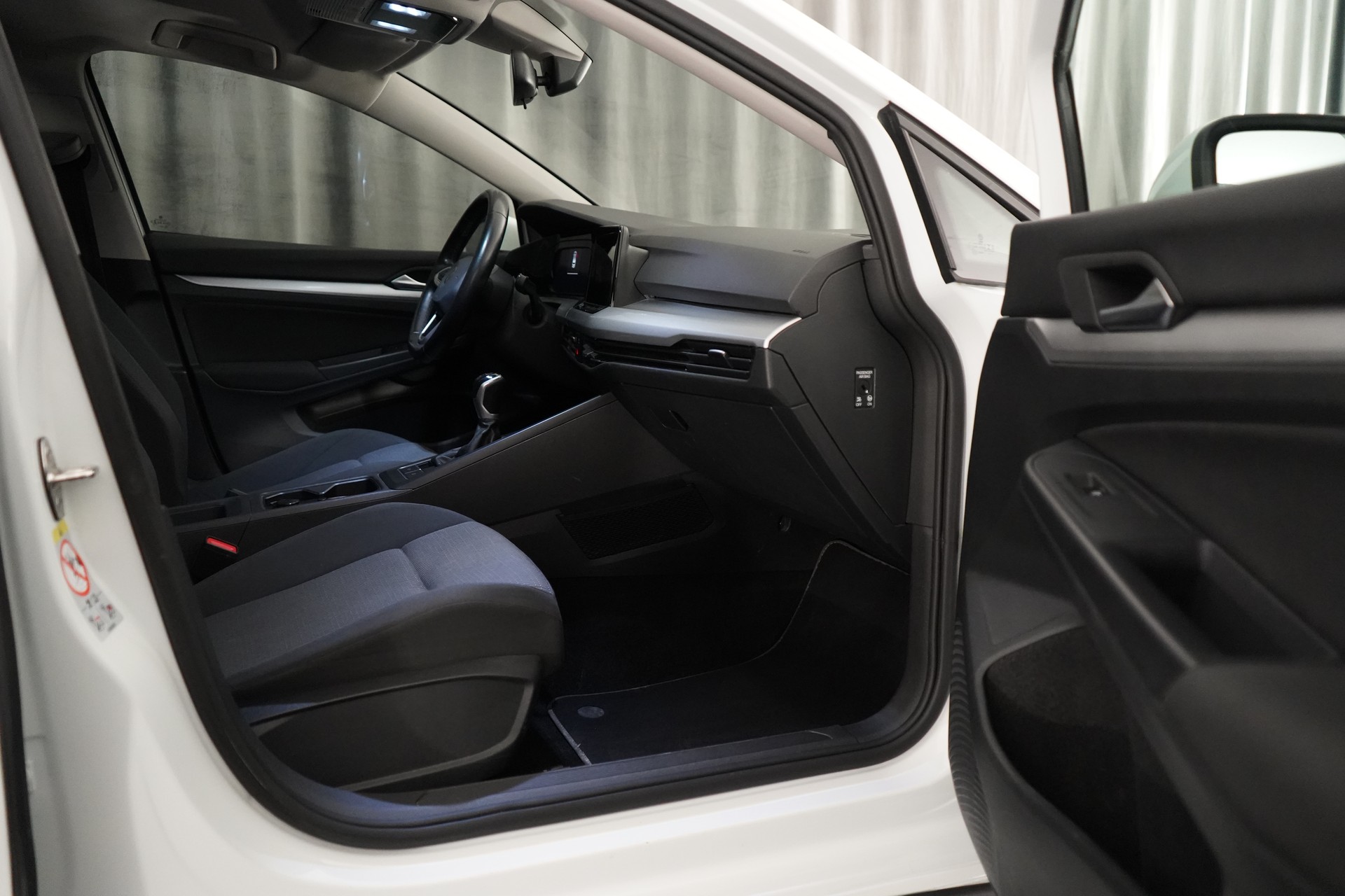 VW Golf 1.0 TSI Value-image-5