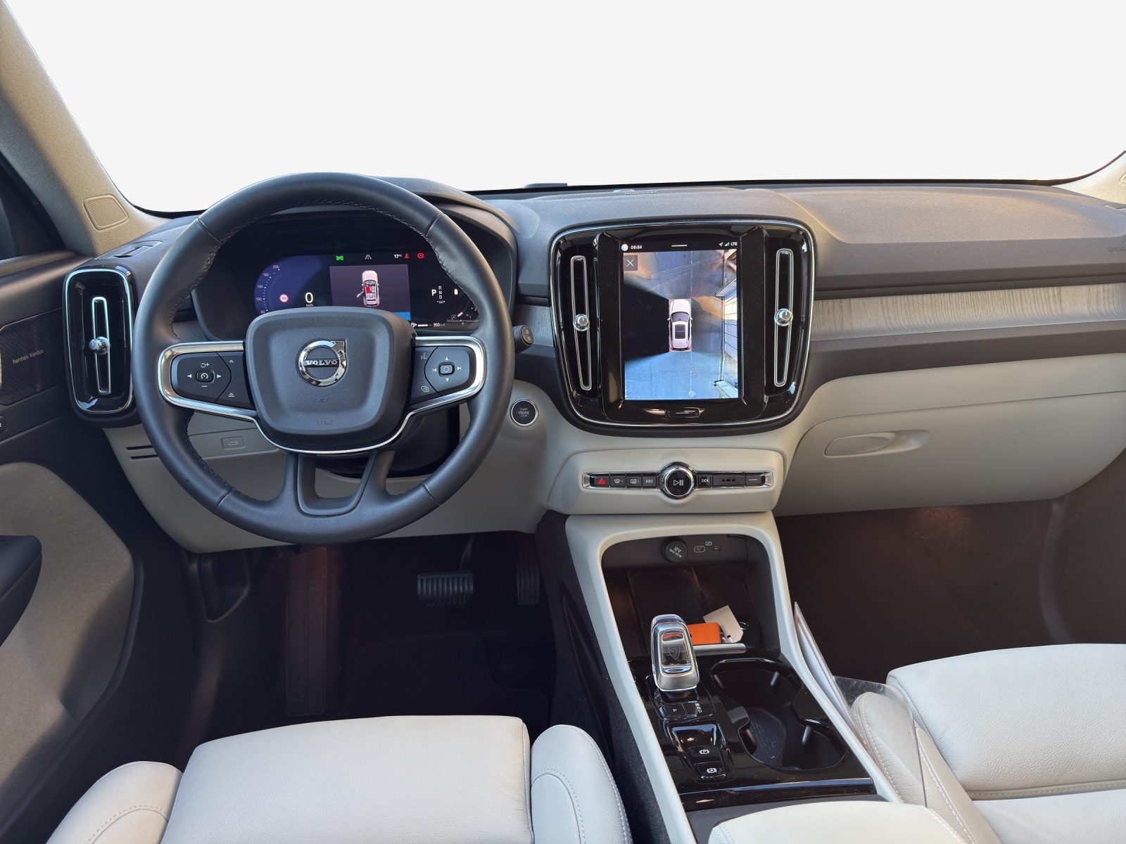 VOLVO XC40 B5 Benzin Mild Hybrid AWD Plus Dark Geartronic-image-8