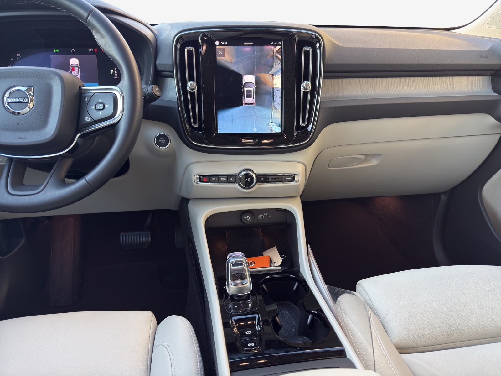 VOLVO XC40 B5 Benzin Mild Hybrid AWD Plus Dark Geartronic-image-10