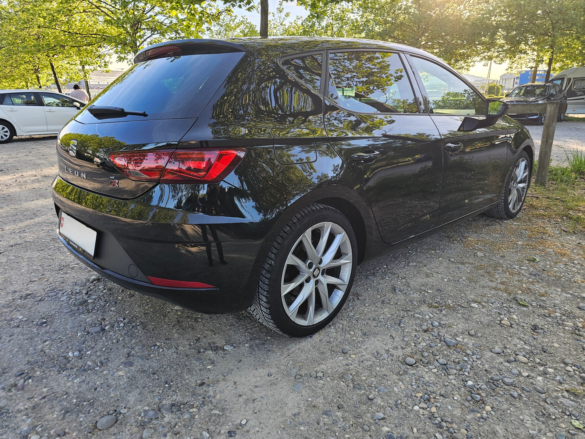 SEAT Leon FR 1.5 TSI EVO ACT Beats (5F Facelift)-image-2