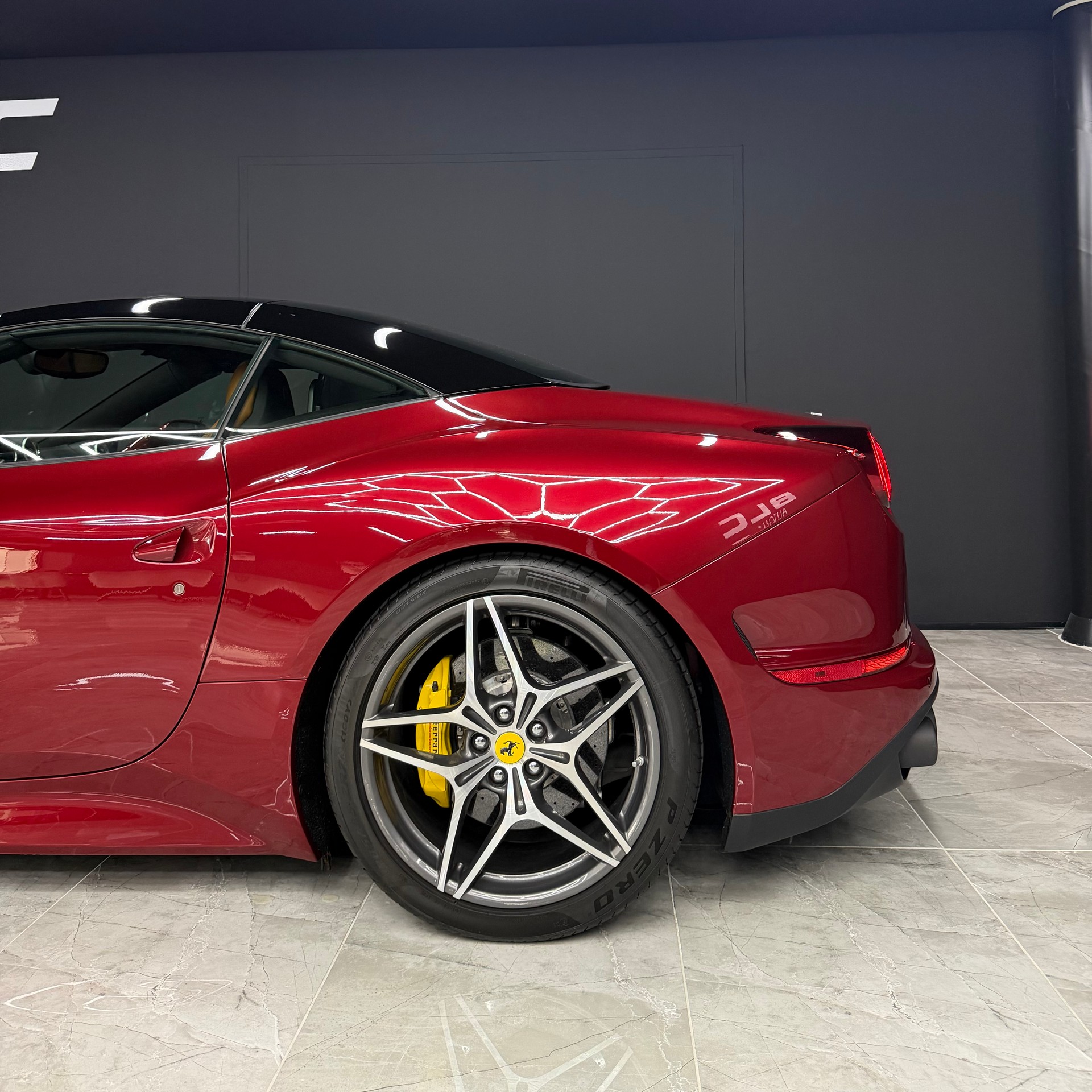 FERRARI California 3.9 V8 T-image-5