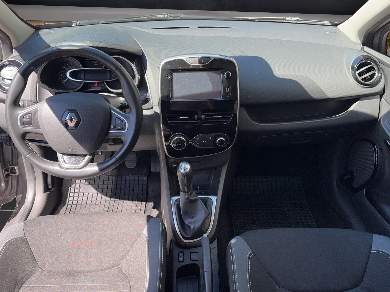 RENAULT Clio 0.9 Limited-image-5