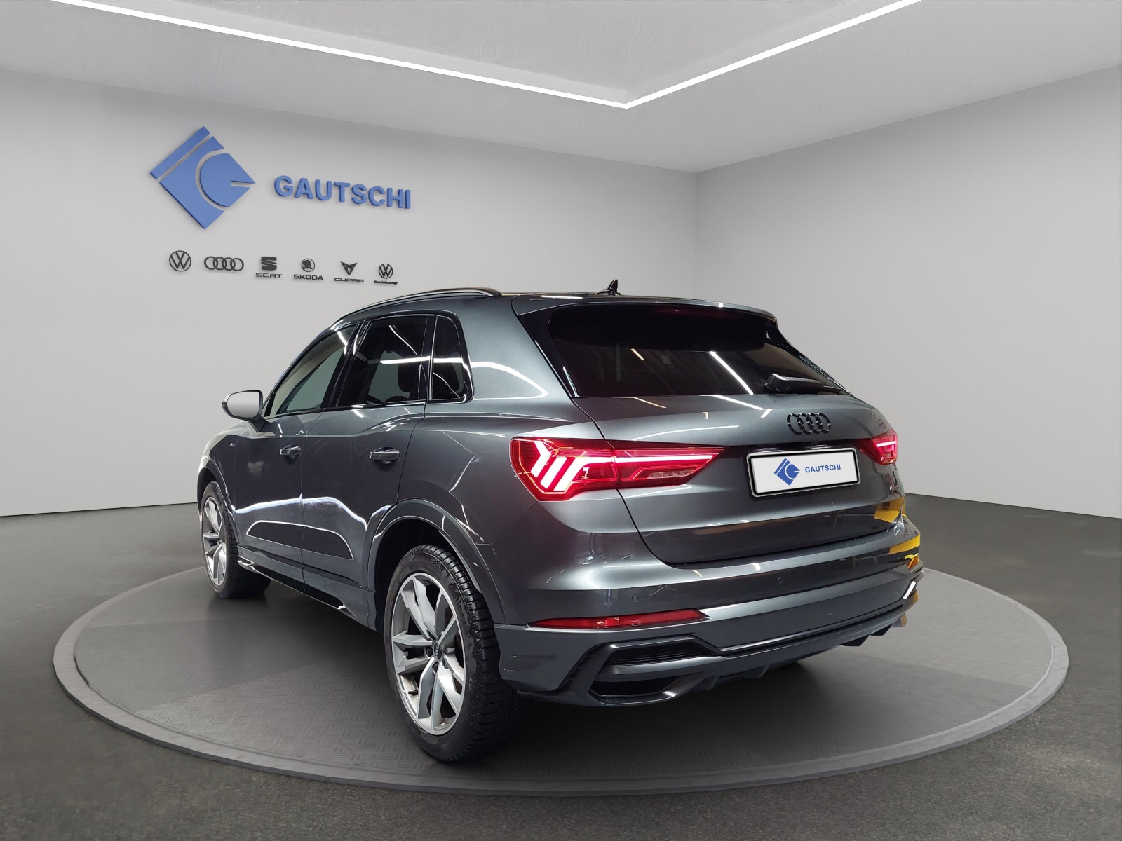 AUDI Q3 35 TDI S line quattro S-tronic-image-2