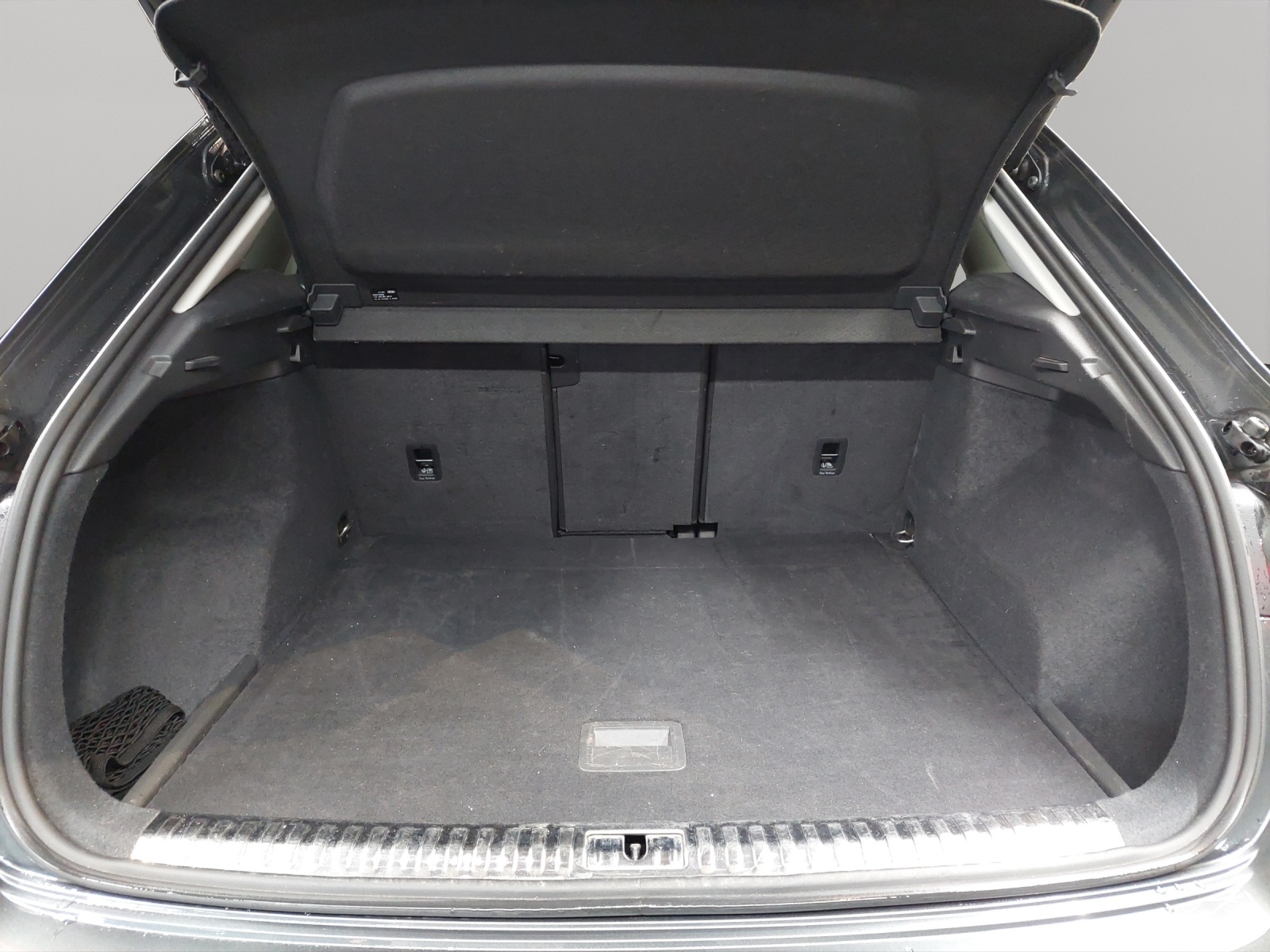 AUDI Q3 35 TDI S line quattro S-tronic-image-10