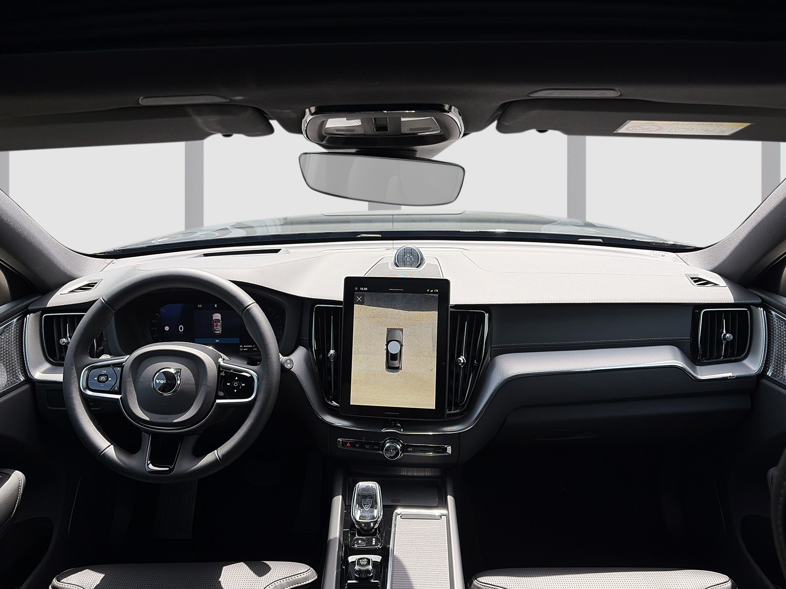 VOLVO XC60 2.0 T8 TE Black Edition eAWD-image-8