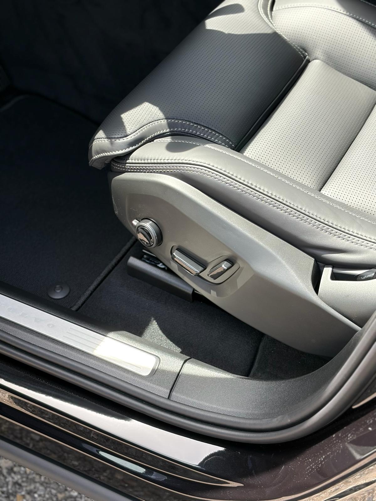 VOLVO XC60 2.0 T8 TE Black Edition eAWD-image-16
