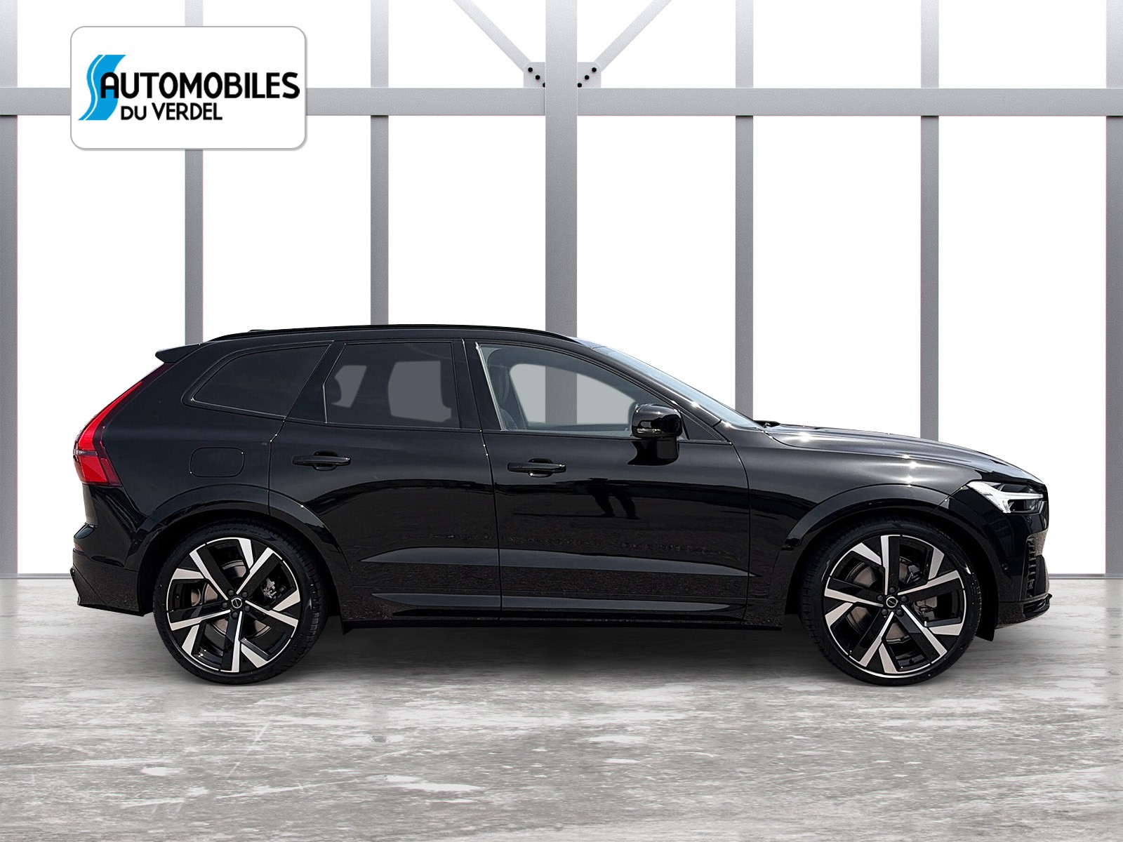 VOLVO XC60 2.0 T8 TE Black Edition eAWD-image-5