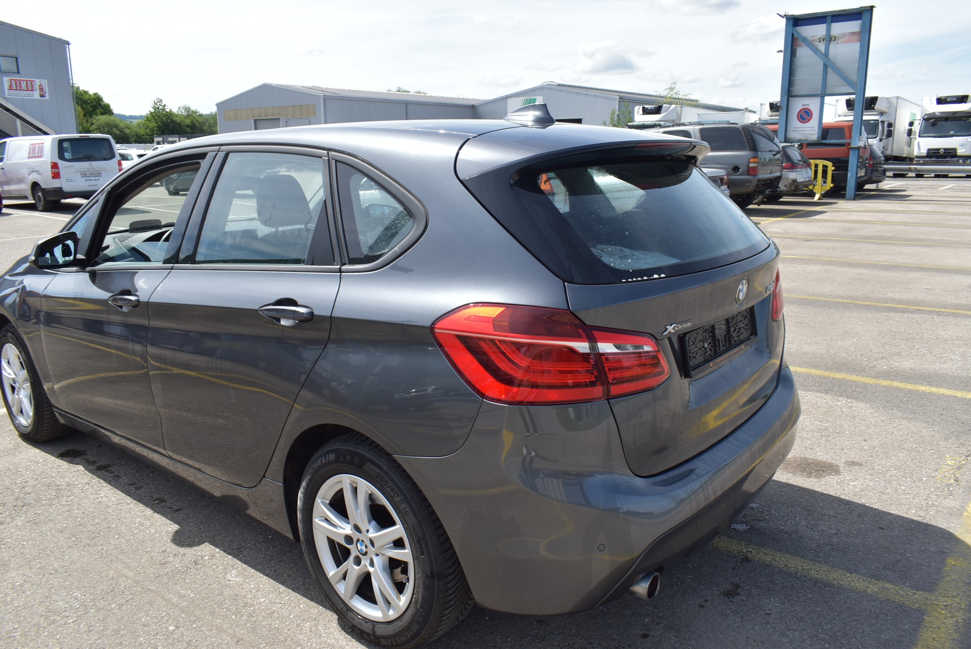 BMW 218d xDrive Active Tourer Steptronic-image-4