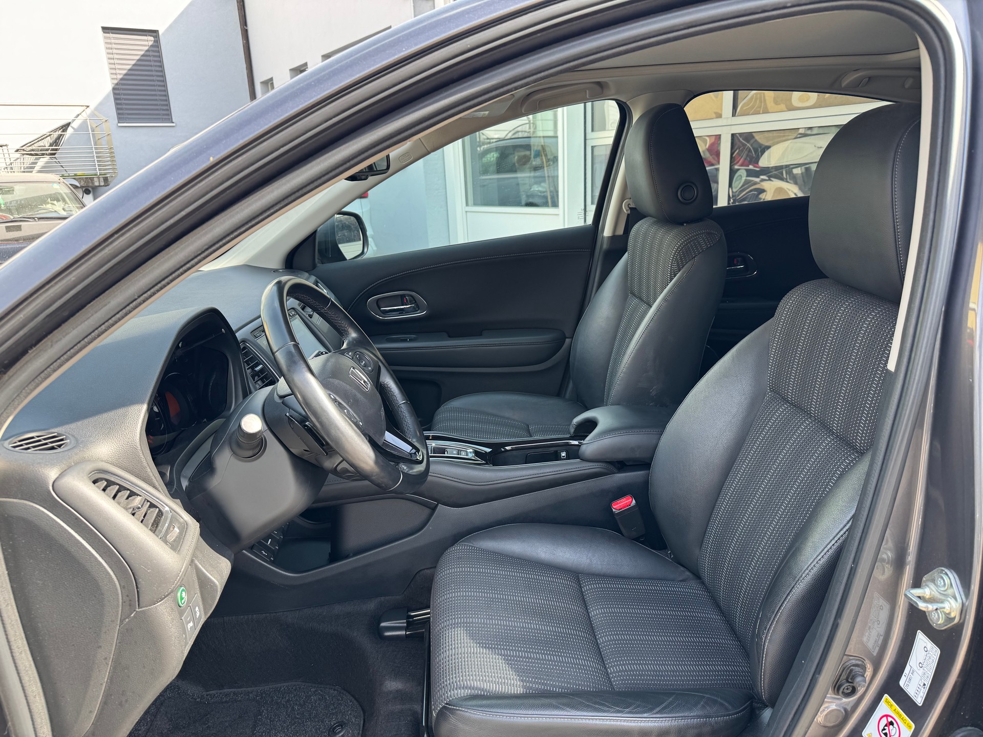 HONDA HR-V 1.5i-VTEC Executive CVT-image-10