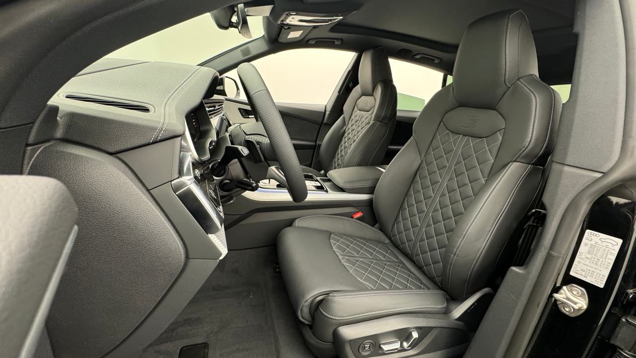 AUDI Q8 SUV TDI quattro 210 kW S line-image-4