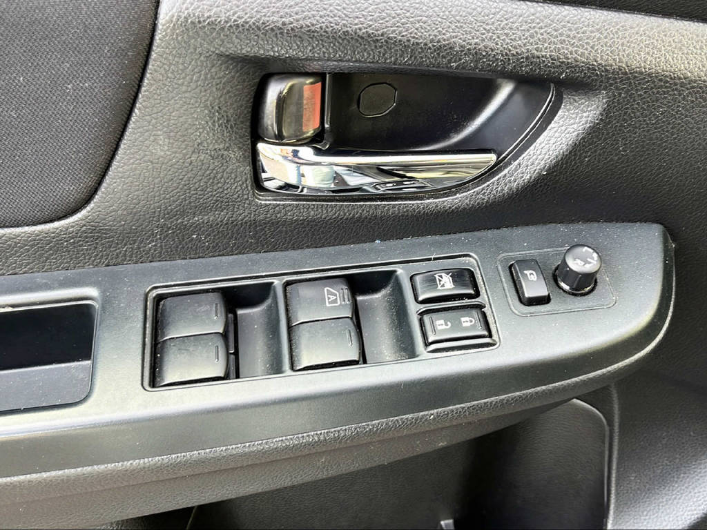 SUBARU XV 2.0i Swiss Two-image-16