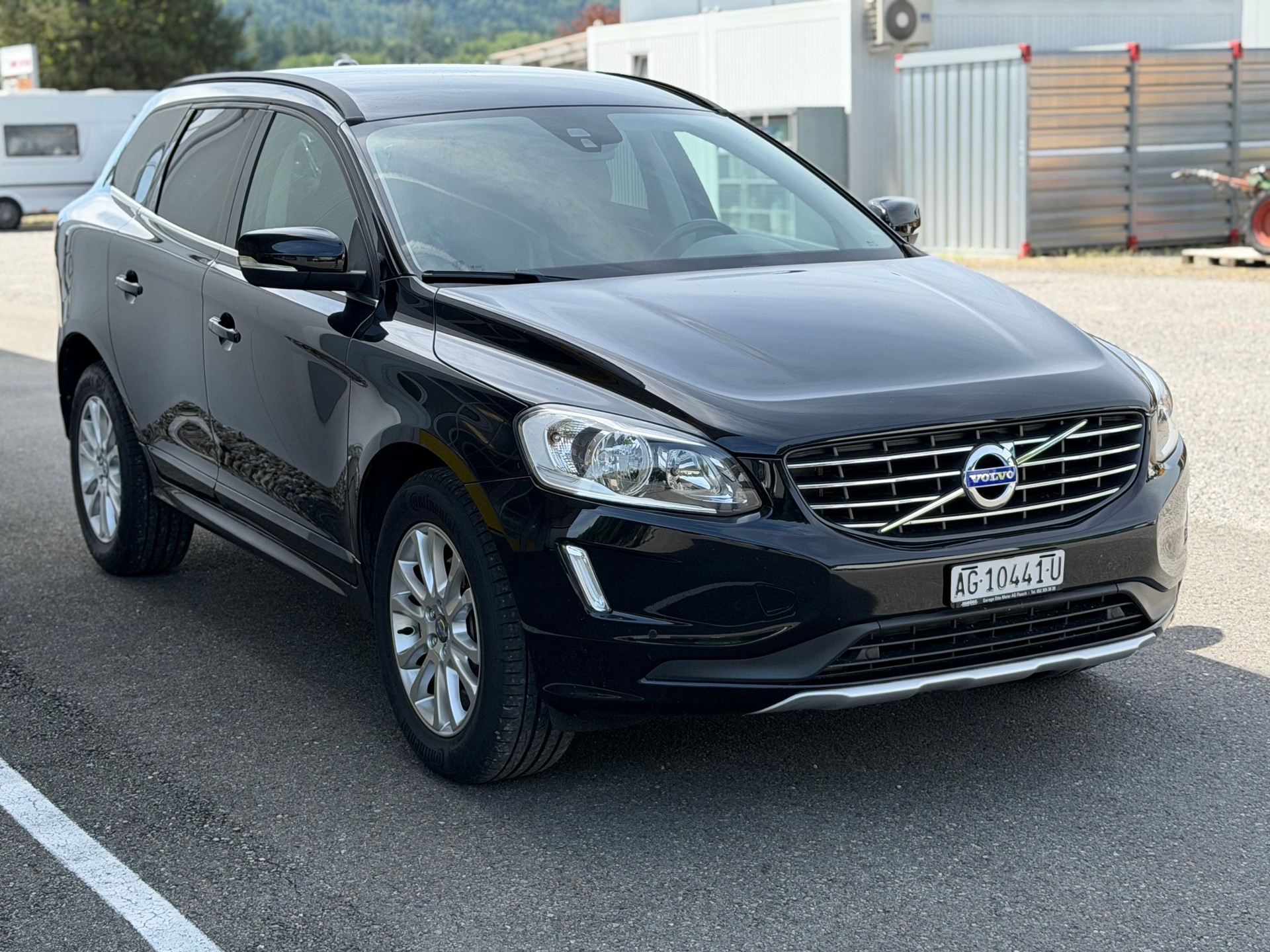 VOLVO XC60 D5 AWD Summum Geartronic-image-3