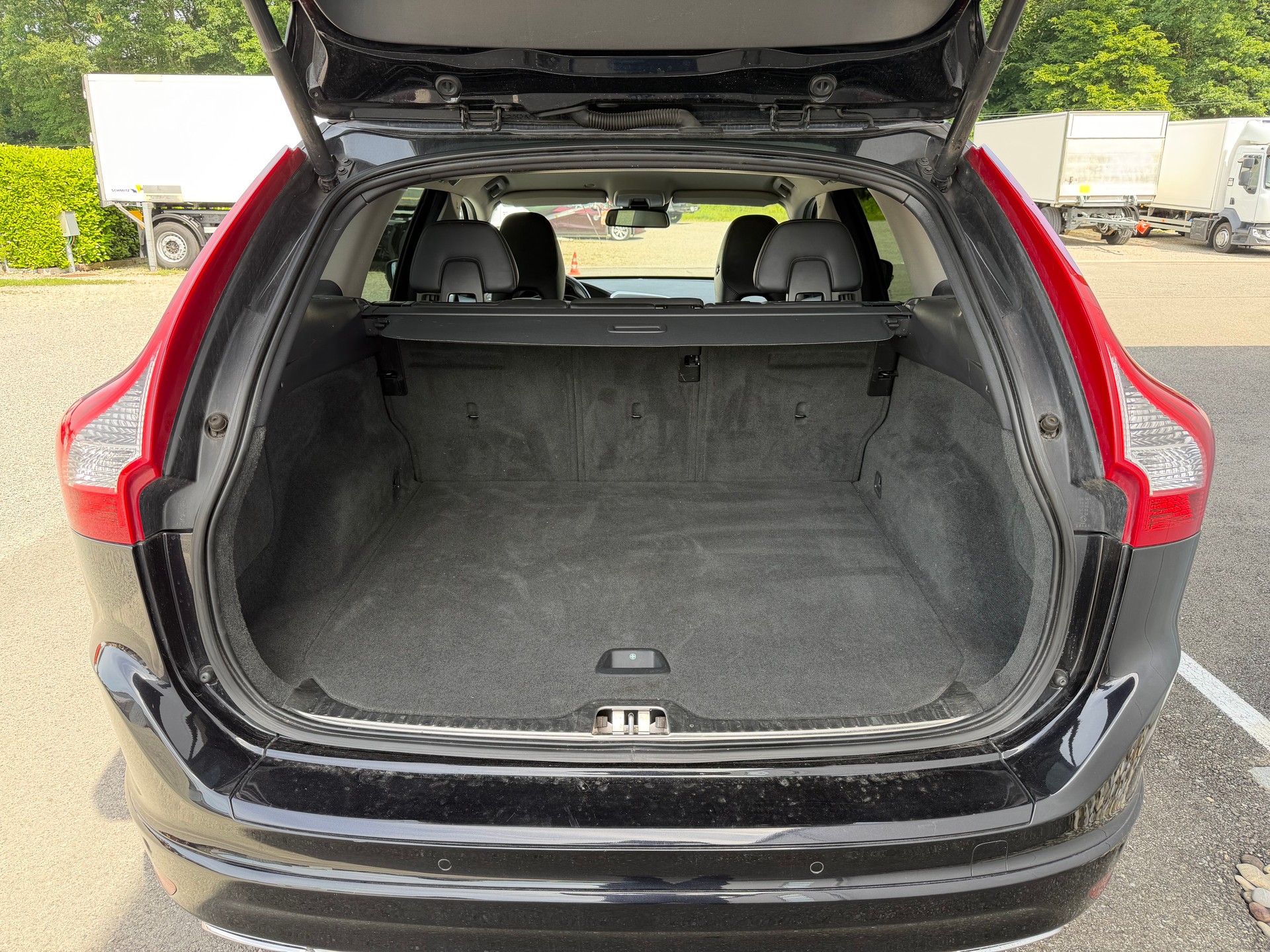 VOLVO XC60 D5 AWD Summum Geartronic-image-9