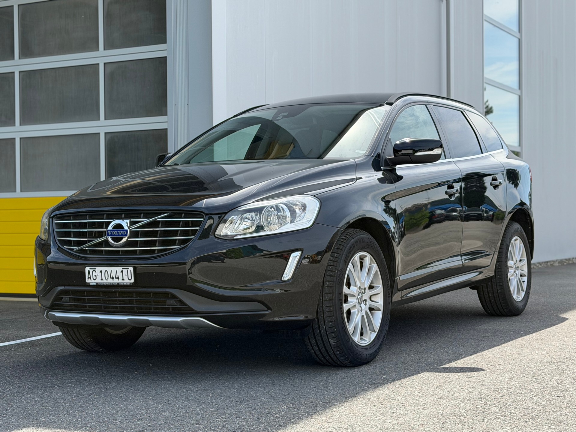 VOLVO XC60 D5 AWD Summum Geartronic-image-0