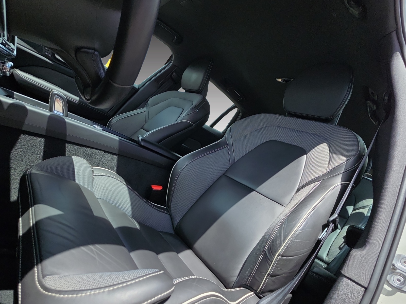 VOLVO V60 B4 Diesel Mild Hybrid Plus Dark Geartronic-image-13