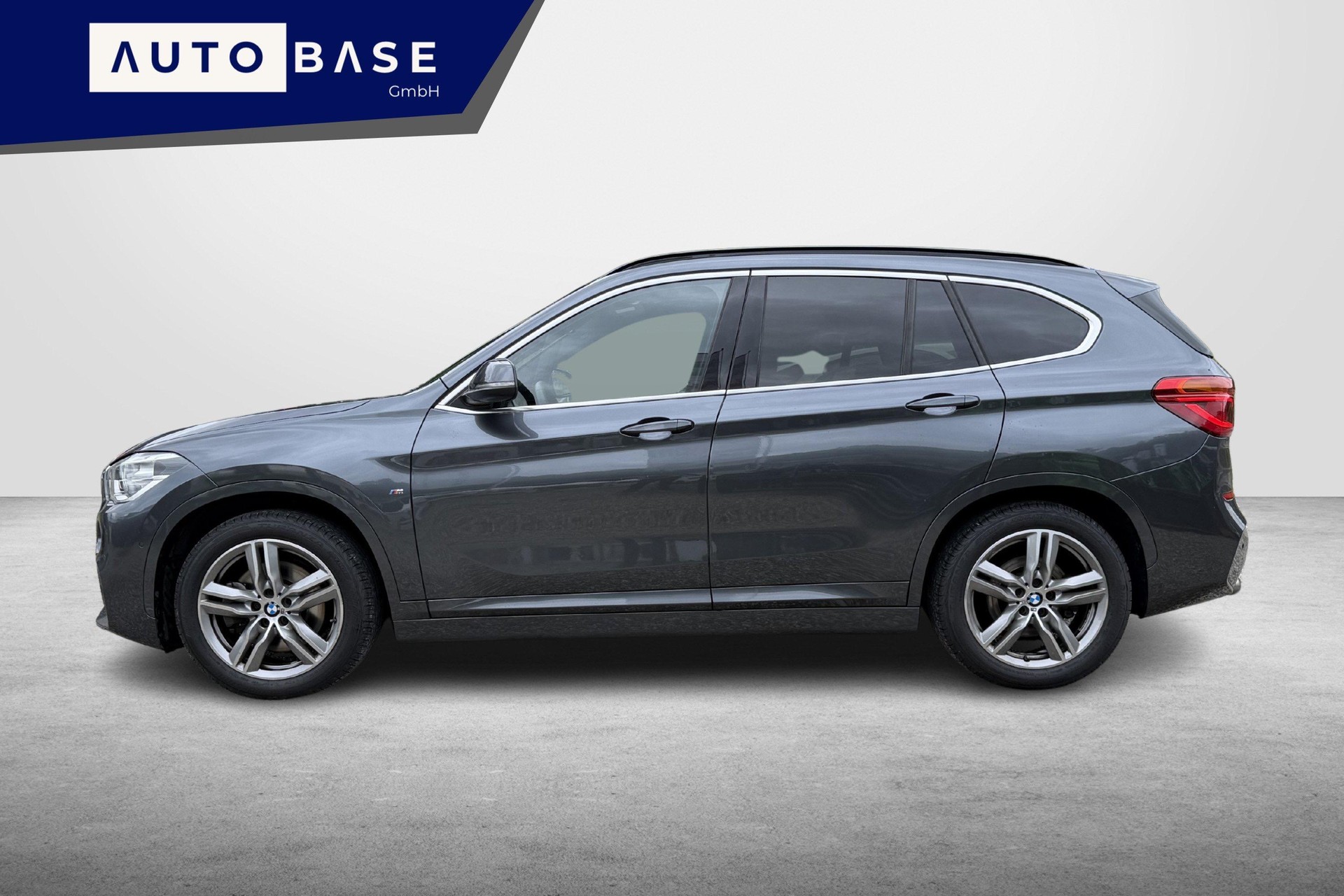 BMW X1 xDrive 20i M Sport Steptronic * CH Fahrzeug * 1. Hand *-image-1