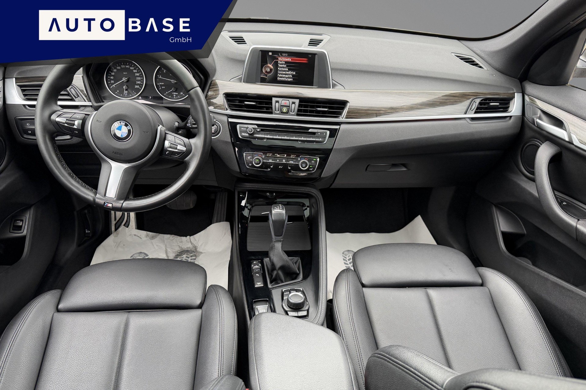 BMW X1 xDrive 20i M Sport Steptronic * CH Fahrzeug * 1. Hand *-image-8