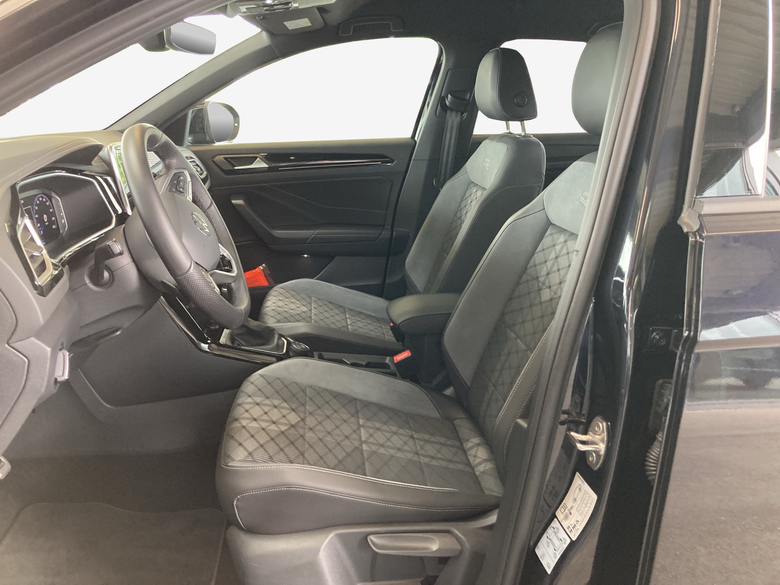 VW T-Roc 2.0 TSI R-Line DSG 4Motion-image-7