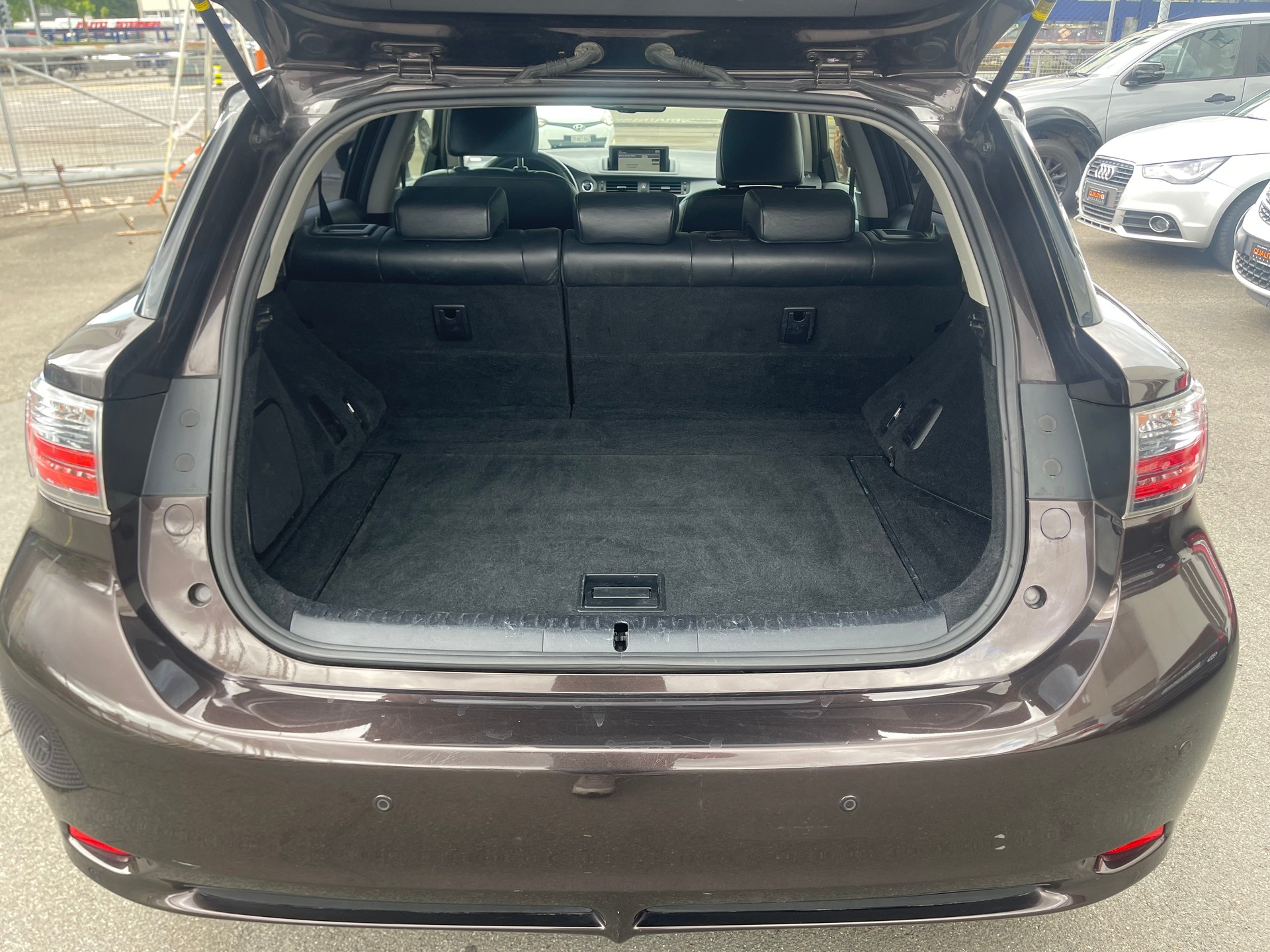 LEXUS CT 200h 1.8 excellence CVT-image-6