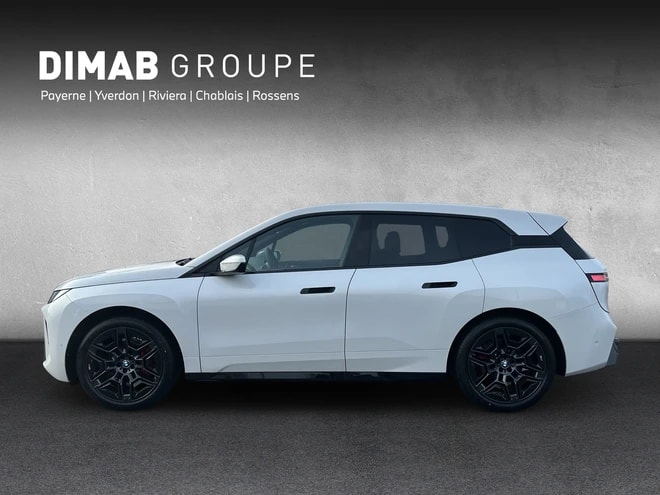 BMW iX xDrive60 M Sport Pro **Action de leasing à 0.9%**-image-1