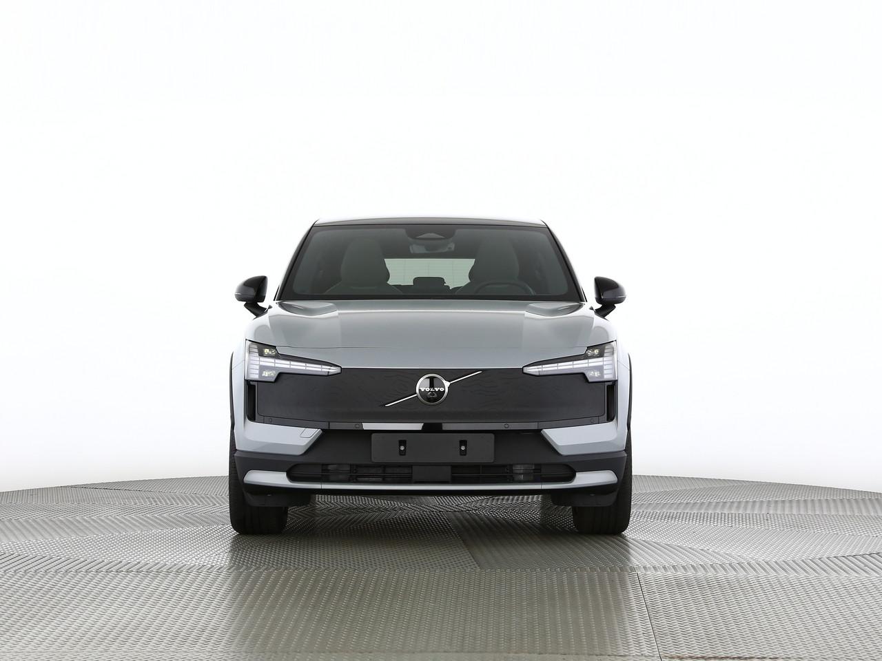 VOLVO EX30 CC P8 Ultra AWD-image-4