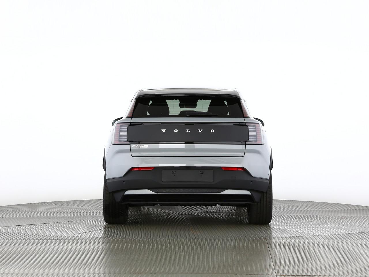 VOLVO EX30 CC P8 Ultra AWD-image-3