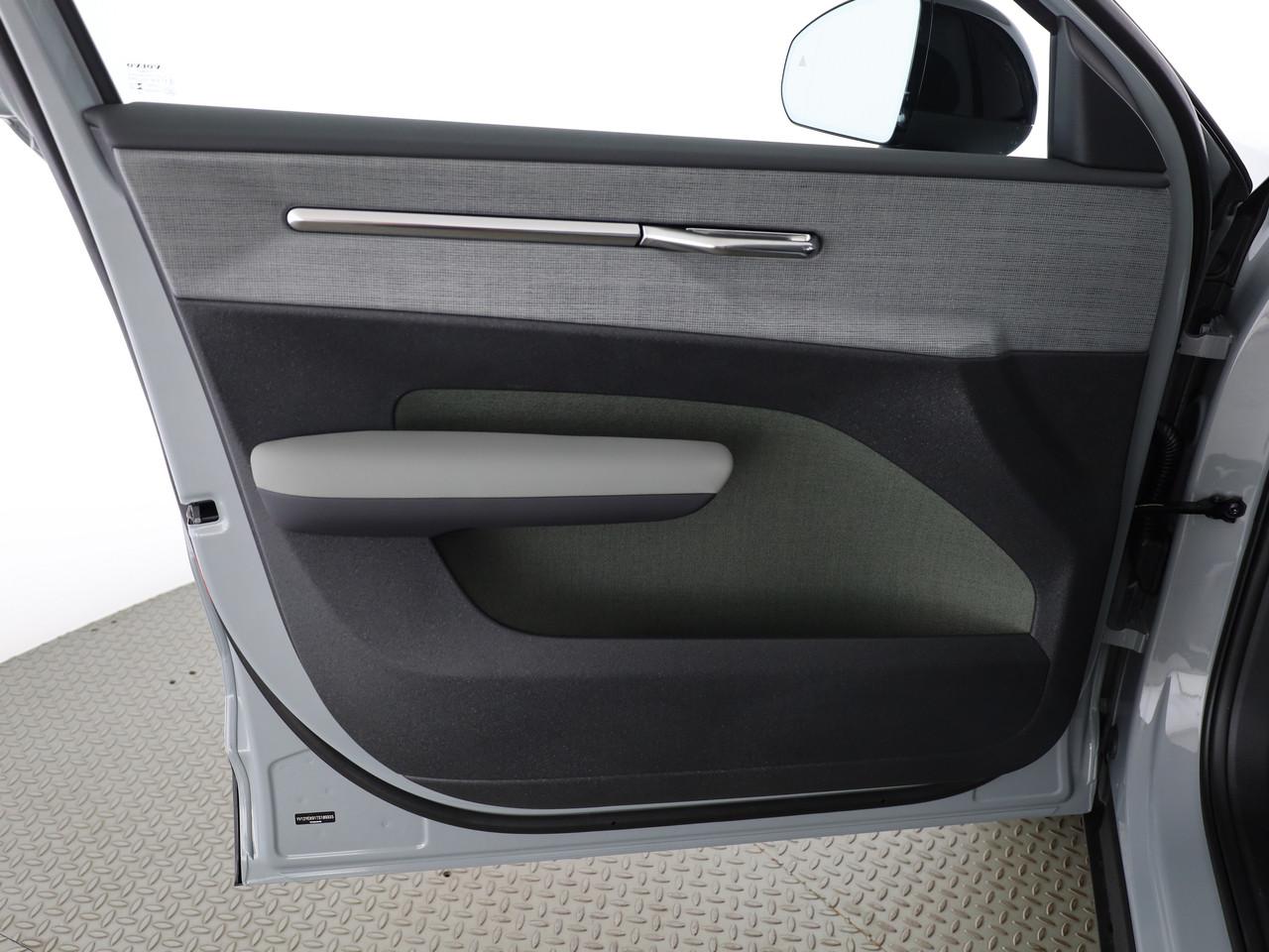 VOLVO EX30 CC P8 Ultra AWD-image-17