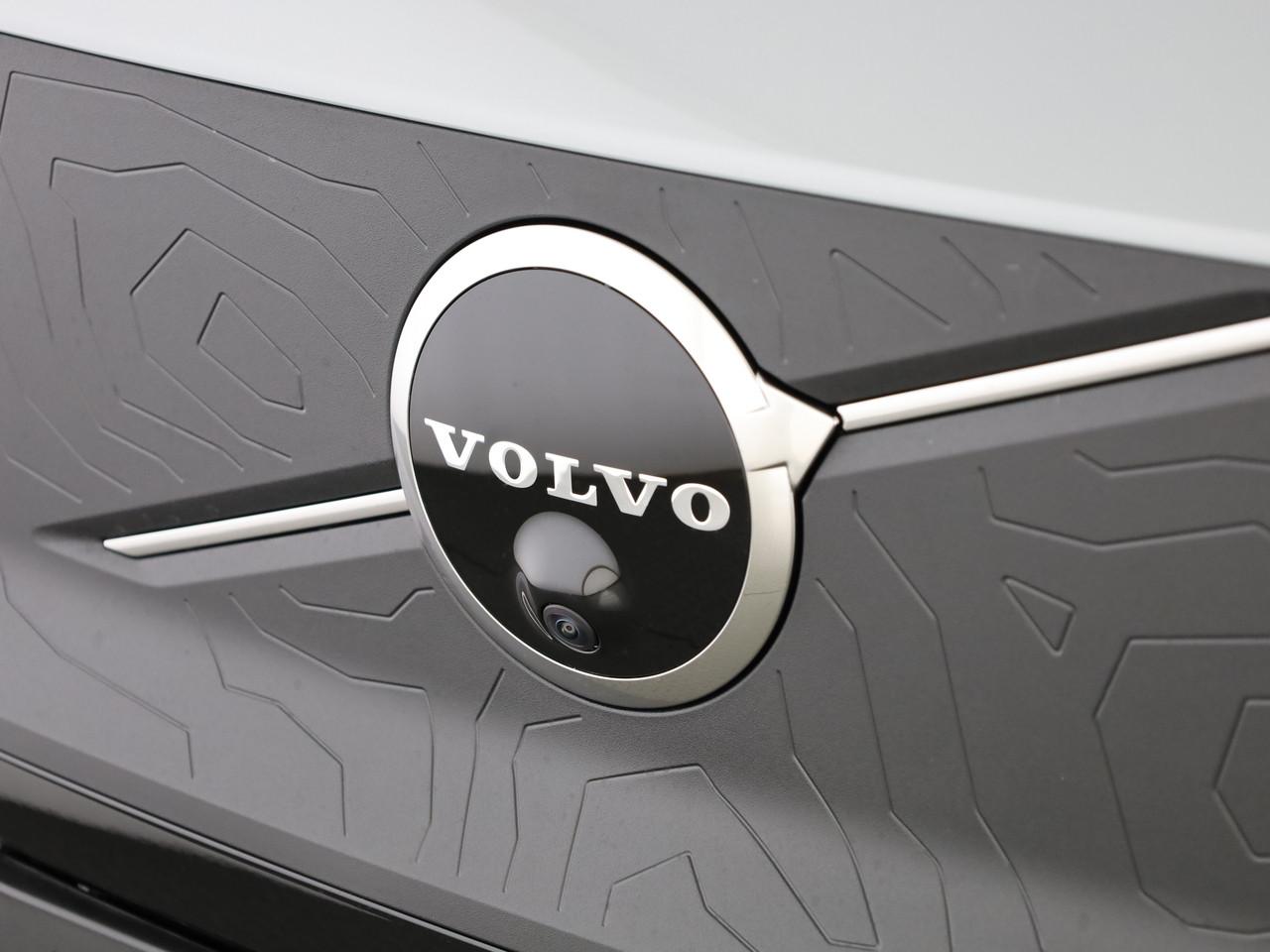 VOLVO EX30 CC P8 Ultra AWD-image-14