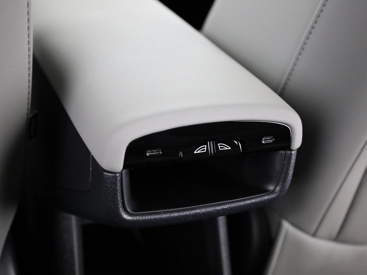 VOLVO EX30 CC P8 Ultra AWD-image-18