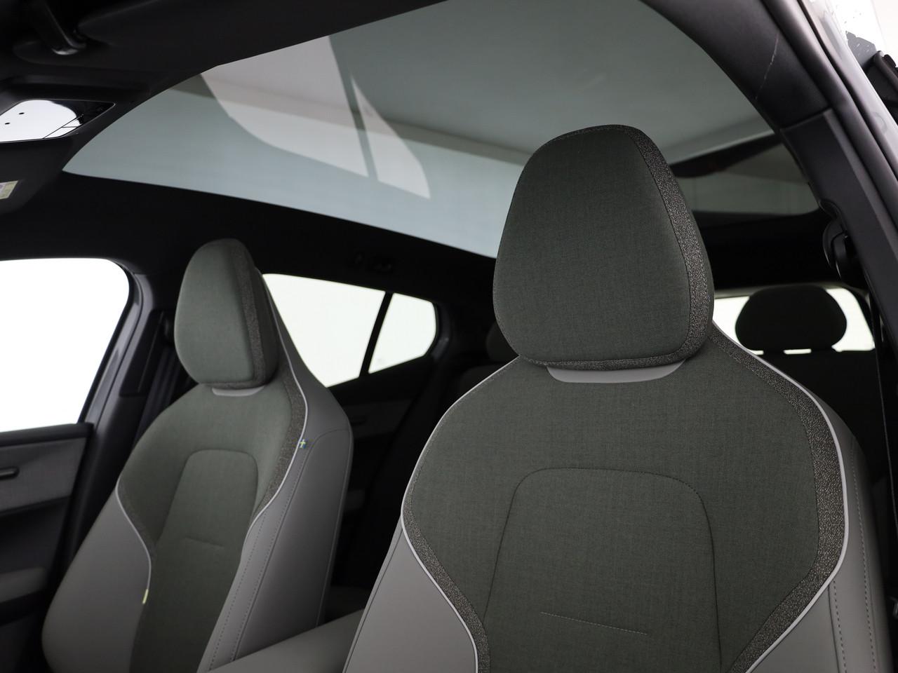 VOLVO EX30 CC P8 Ultra AWD-image-10