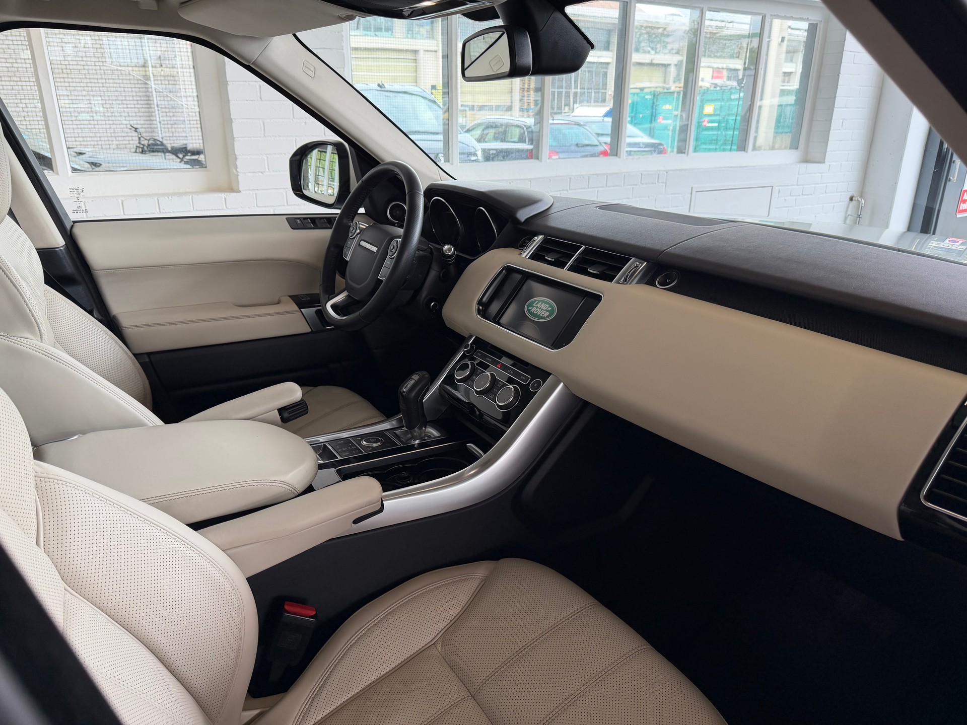 LAND ROVER Range Rover Sport 3.0 SDV6 HSE Automatic-image-8