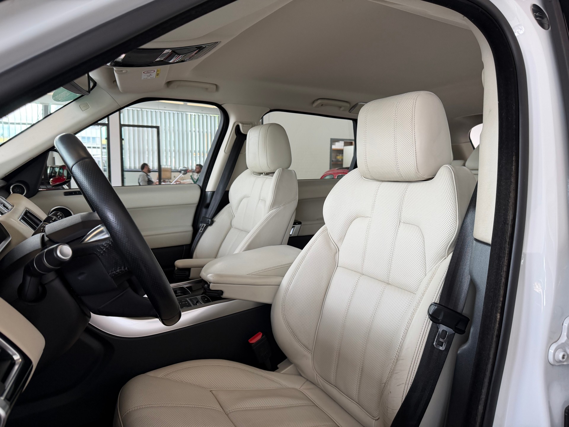 LAND ROVER Range Rover Sport 3.0 SDV6 HSE Automatic-image-13