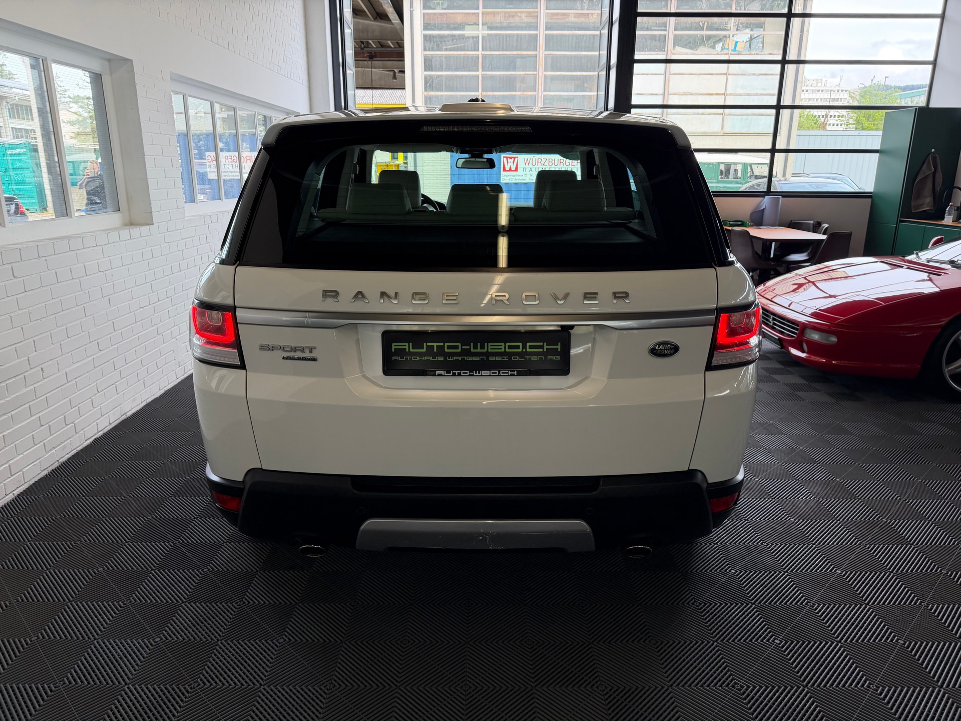 LAND ROVER Range Rover Sport 3.0 SDV6 HSE Automatic-image-3