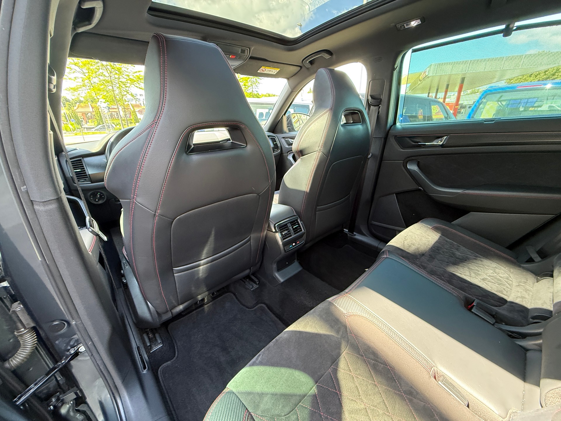 SKODA Kodiaq 2.0 Bi-TDI SCR RS 4x4 DSG ***STANDHEIZUNG MIT FERNBEDIENUNG***-image-23
