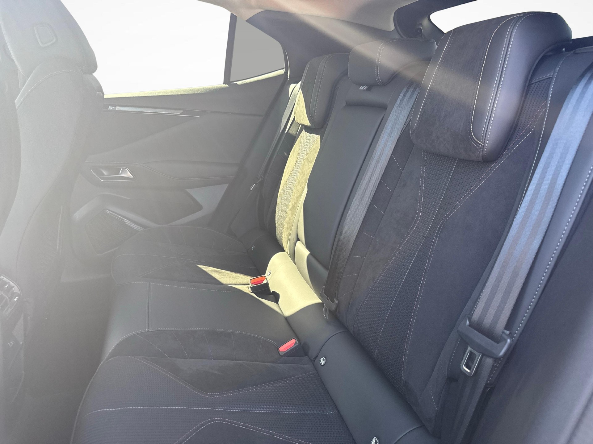DS AUTOMOBILES 4 1.6 E-Tense Ligne Noire-image-11