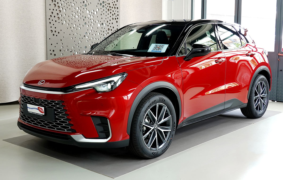 LEXUS LBX FWD Emotion CVT-image-0