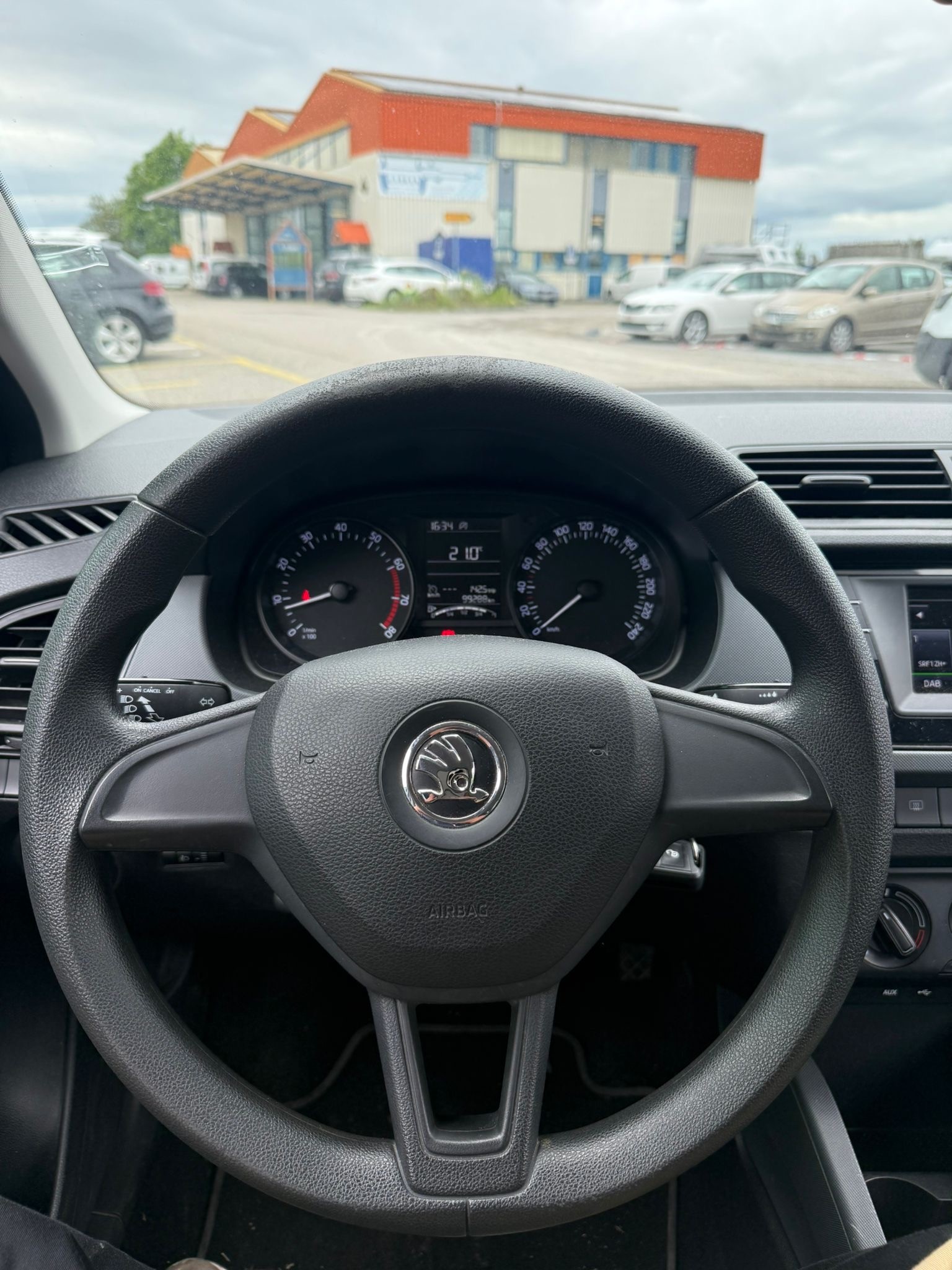 SKODA Fabia 1.2 TSI Ambition-image-9