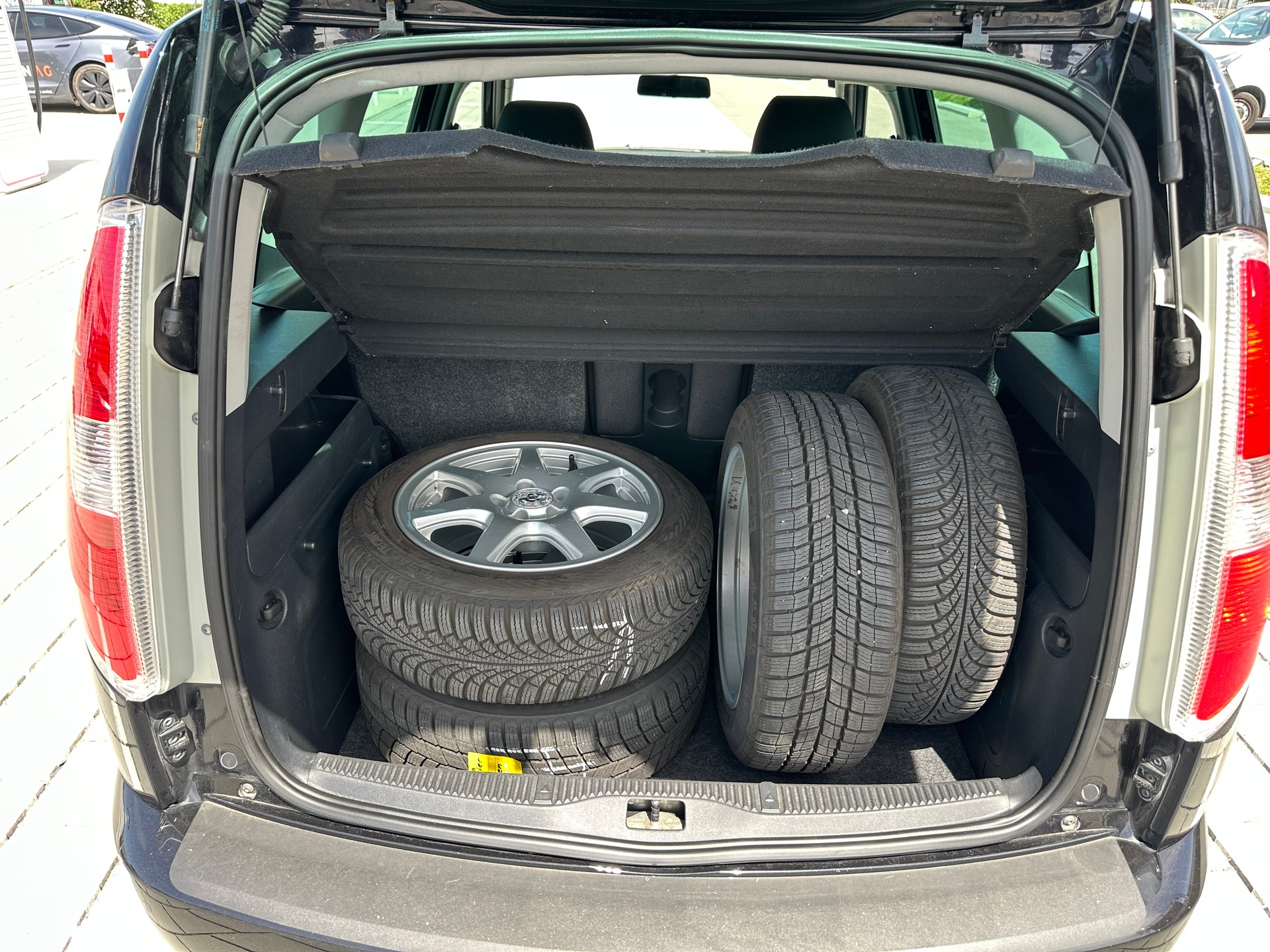 SKODA Roomster 1.2 TSI Family-image-7