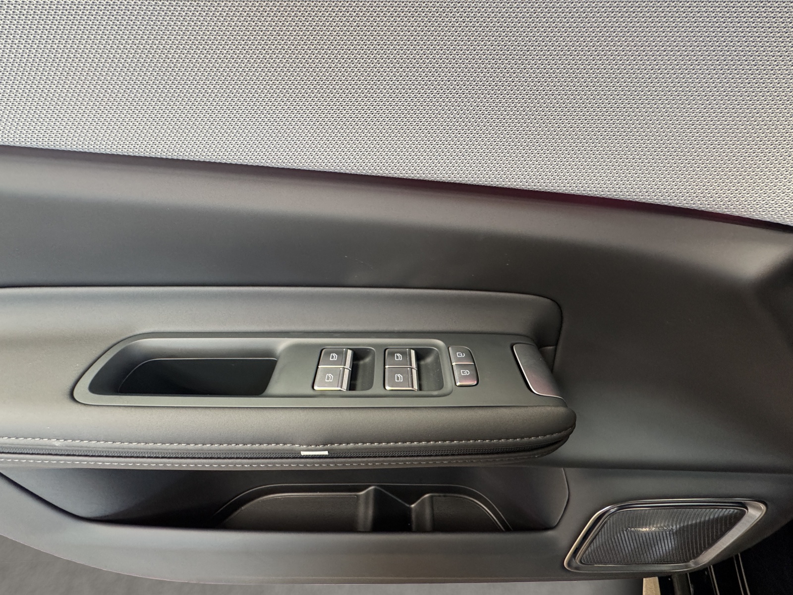 POLESTAR 4 Long Range Single Motor Prime-image-12