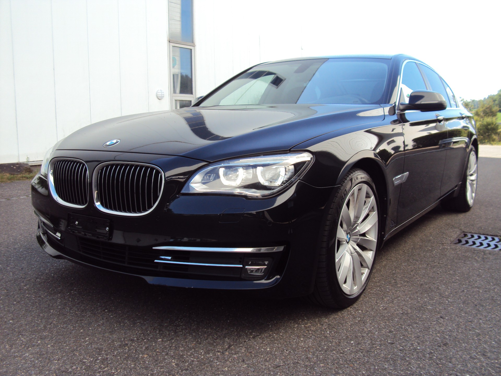 BMW 740d xDrive-image-0
