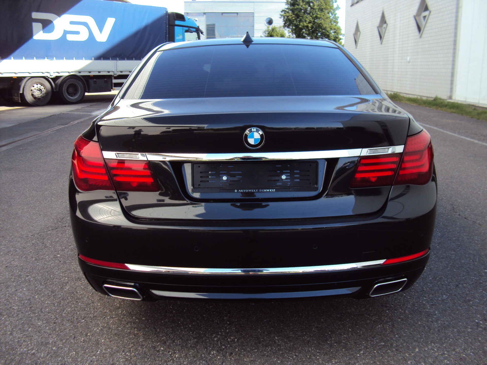 BMW 740d xDrive-image-5