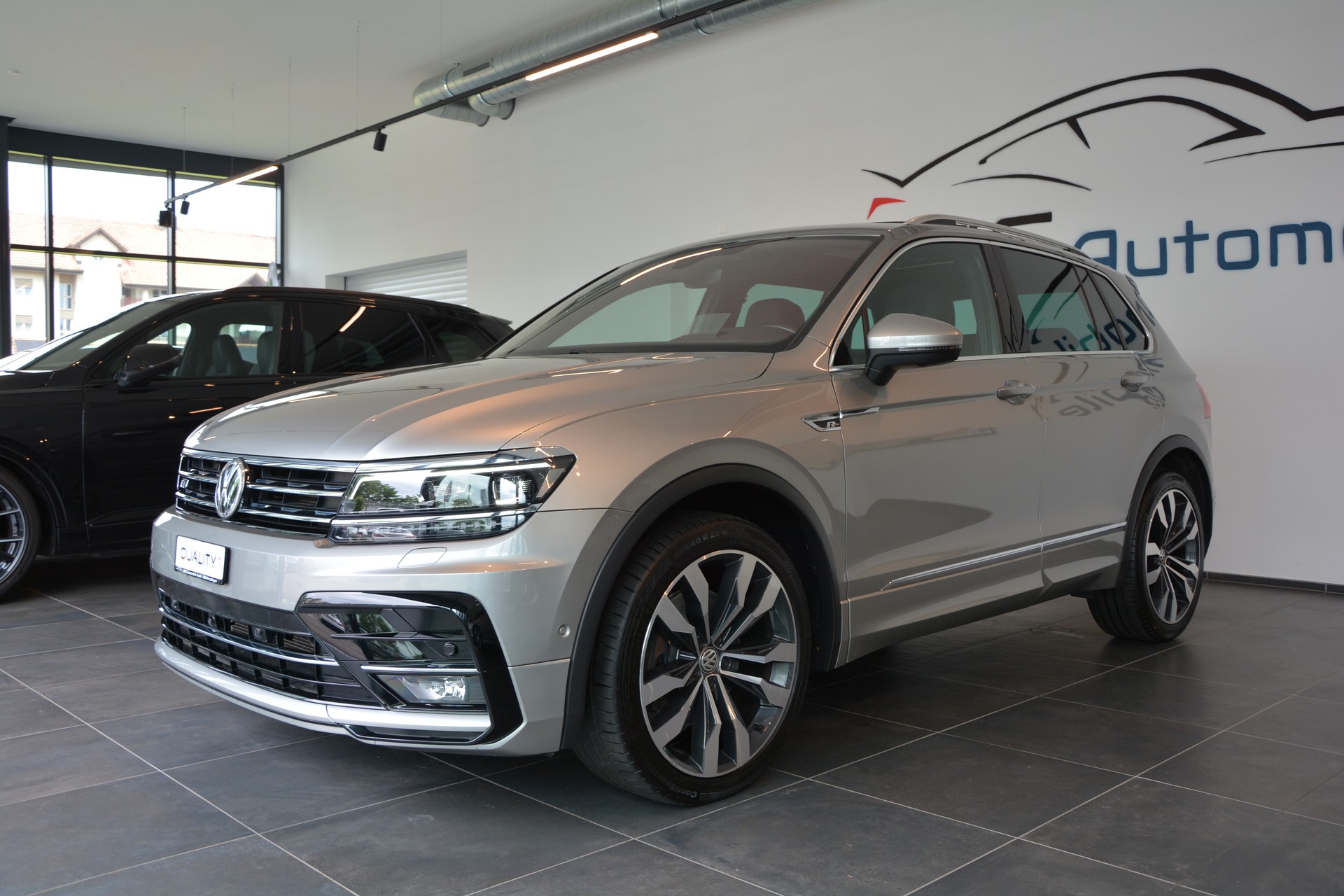 VW Tiguan 2.0TSI Highline 4Motion DSG R-Line-image-1
