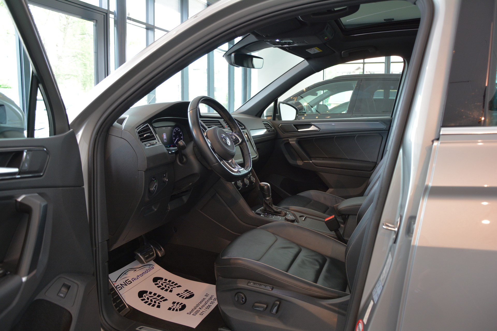 VW Tiguan 2.0TSI Highline 4Motion DSG R-Line-image-8