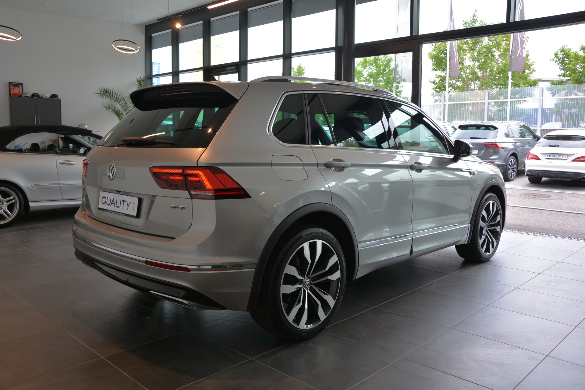 VW Tiguan 2.0TSI Highline 4Motion DSG R-Line-image-5