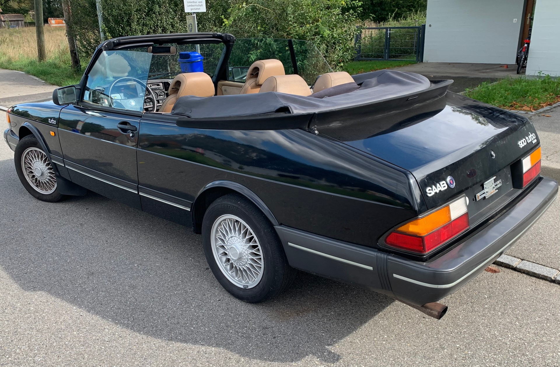 SAAB 900 Turbo 16 Cabrio-image-1