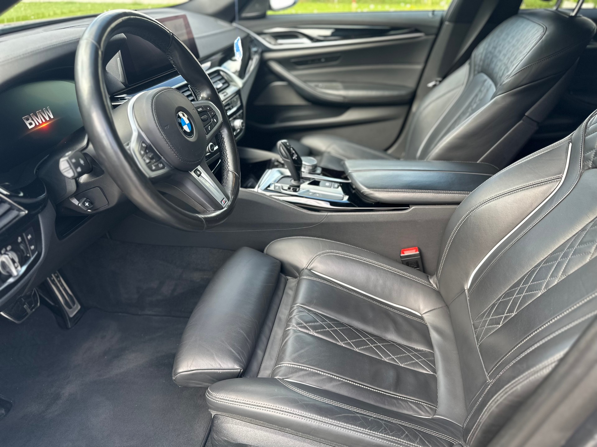 BMW 540i xDrive Touring Steptronic-image-10