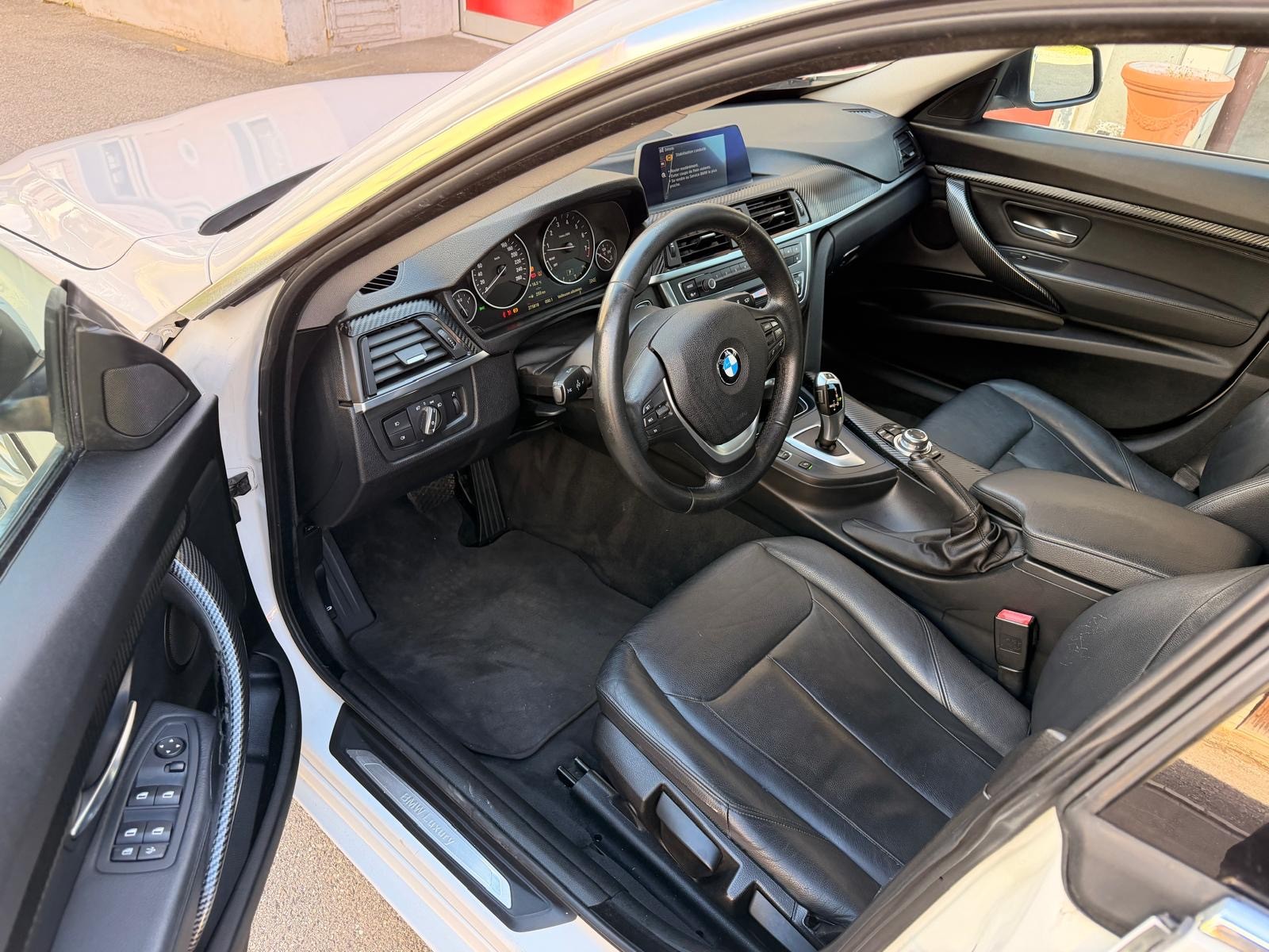 BMW 328i GT xDrive Steptronic-image-9