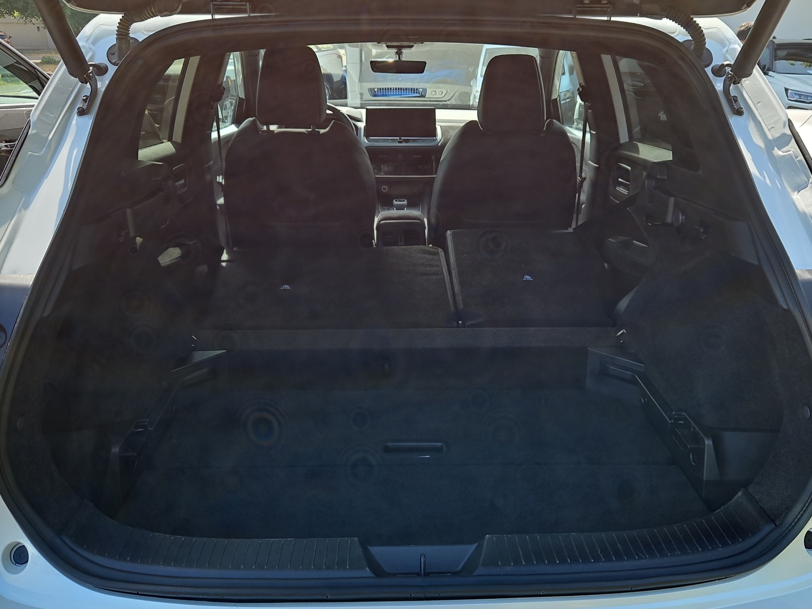 NISSAN Qashqai 1.3 DIG-T Tekna+ 4x4-image-14