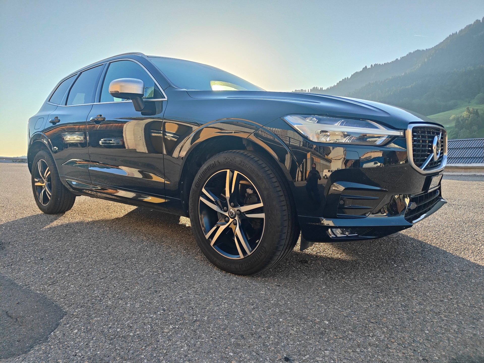 VOLVO XC60 D5 AWD R-Design Geartronic-image-0
